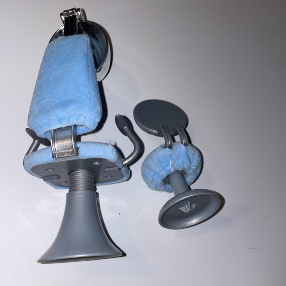 Bratz Stylin' Salon n Spa Replacement Adjustable Chairs - Picture 2 of 5